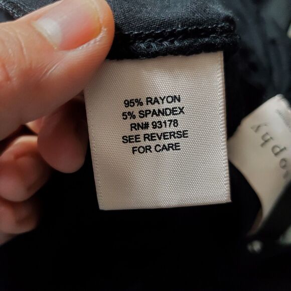 Philosophy Black Curved Hem Stretch Top Size PM NWT MSRP $48.00 - Picture 6 of 7